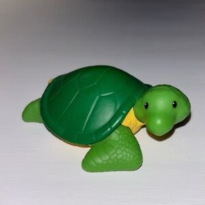 2013 Fisher Price Little People Zoo Talker Turtle - clean - tested and works